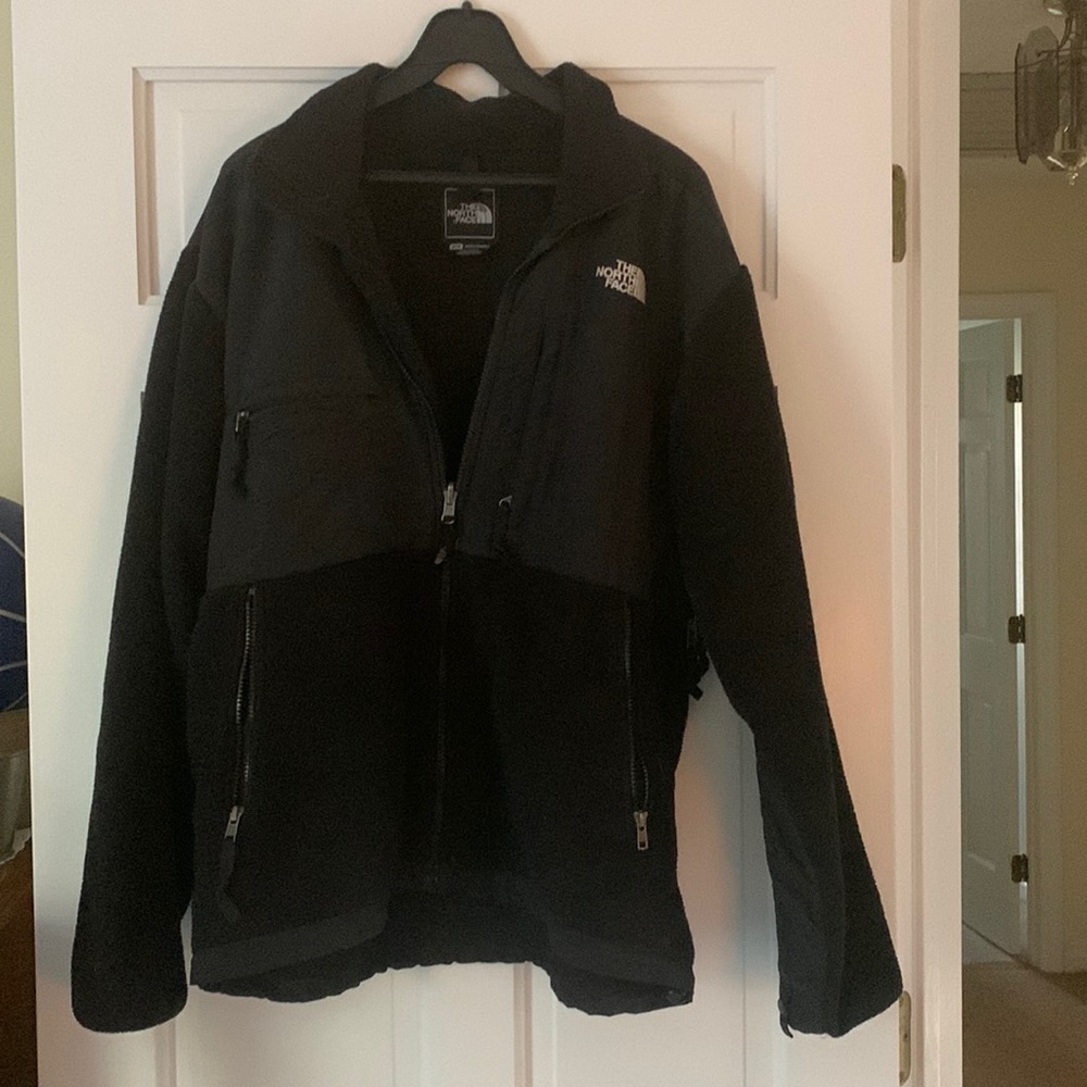 Mens size M North Face Denali jacket